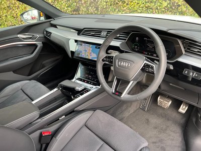 AUDI Q8 SPORTBACK E-TRON - 6