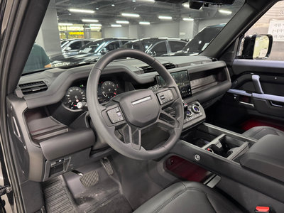 LAND ROVER DEFENDER - 6