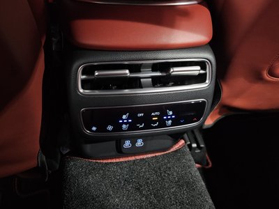 2025 Genesis GV70 thumbnail 19
