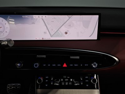 2025 Genesis GV70 thumbnail 15