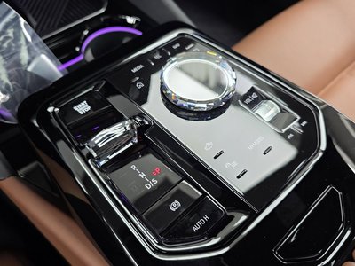 2025 BMW 5 SERIES 缩略图 12