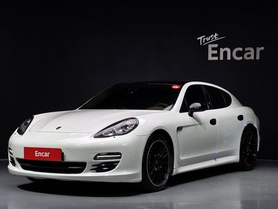 PORSCHE PANAMERA - 1