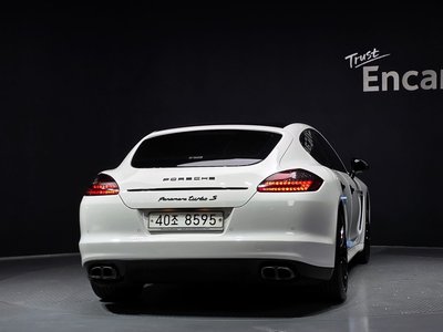 PORSCHE PANAMERA - 3