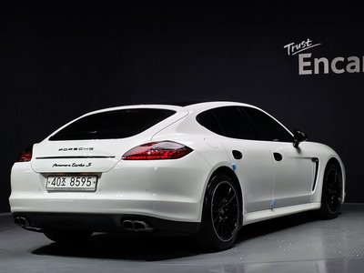 PORSCHE PANAMERA - 4