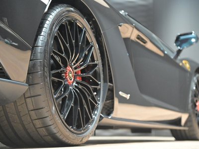 2019 Lamborghini AVENTADOR ROADSTER — миниатюра 18