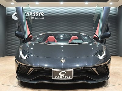 2019 Lamborghini AVENTADOR ROADSTER photo 6