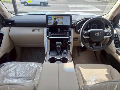 TOYOTA LAND CRUISER 300 - 4