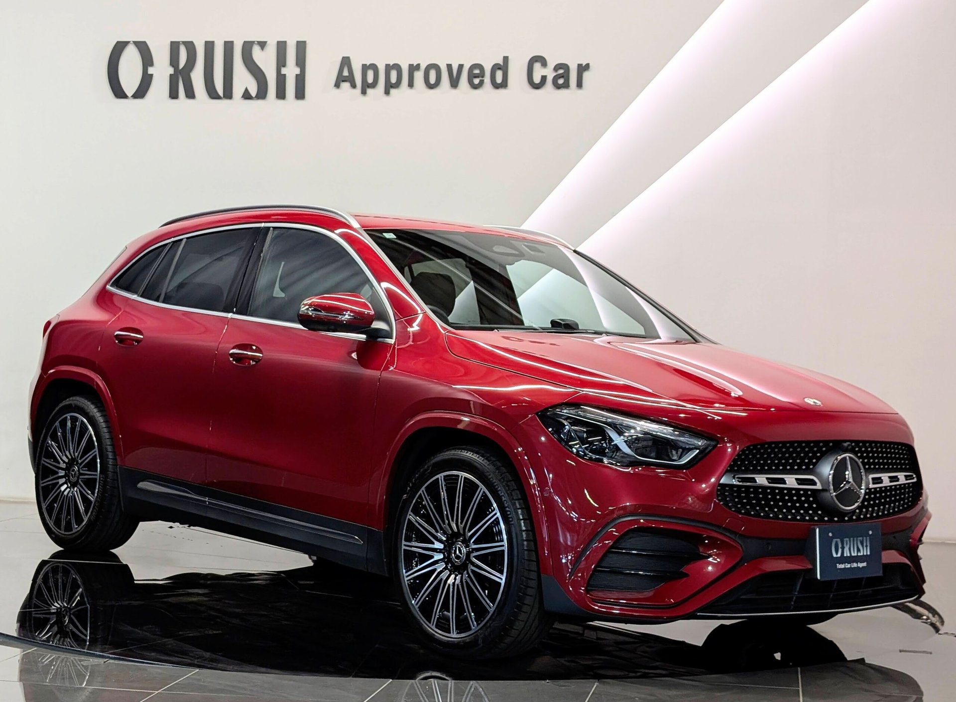 MERCEDES-BENZ GLA - View 1