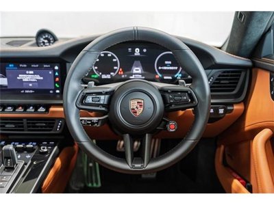 2025 Porsche 911 photo 9