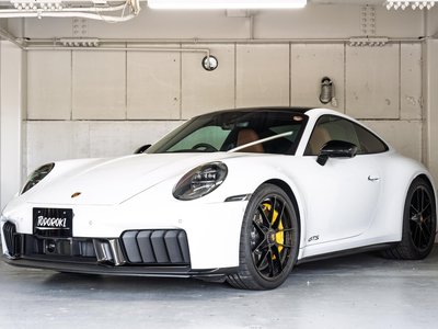 2025 Porsche 911 photo 2