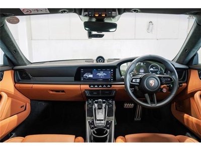 2025 Porsche 911 photo 8