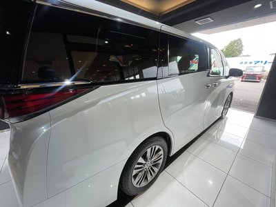 TOYOTA ALPHARD - 4