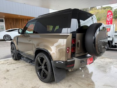 LAND ROVER DEFENDER - 7