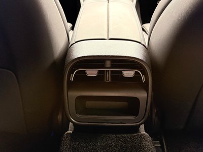 صورة مصغرة 52 لـ 2025 Mercedes-BENZ E-CLASS