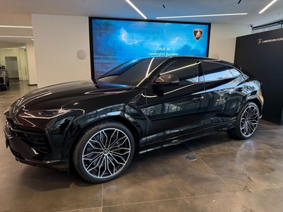 2025 Lamborghini URUS 照片 2