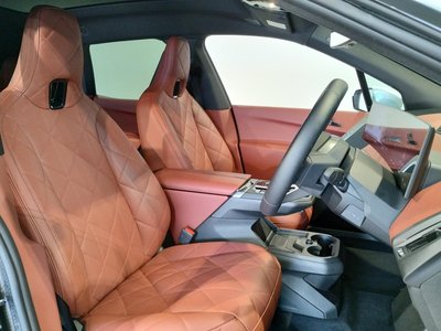 2025 BMW IX 缩略图 12