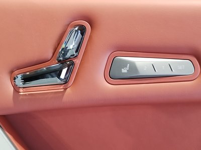 2025 BMW IX 缩略图 25
