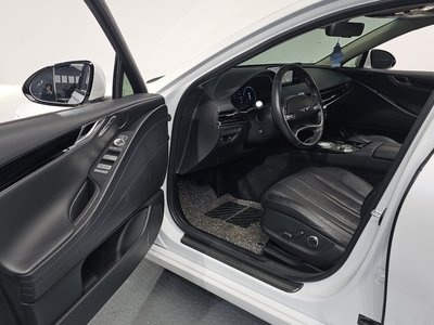 GENESIS G80 (RG3) - 10