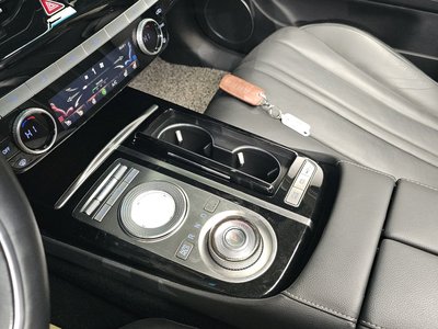 GENESIS G80 (RG3) - 9