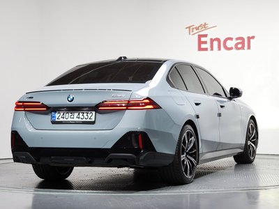 BMW 5 SERIES - 4