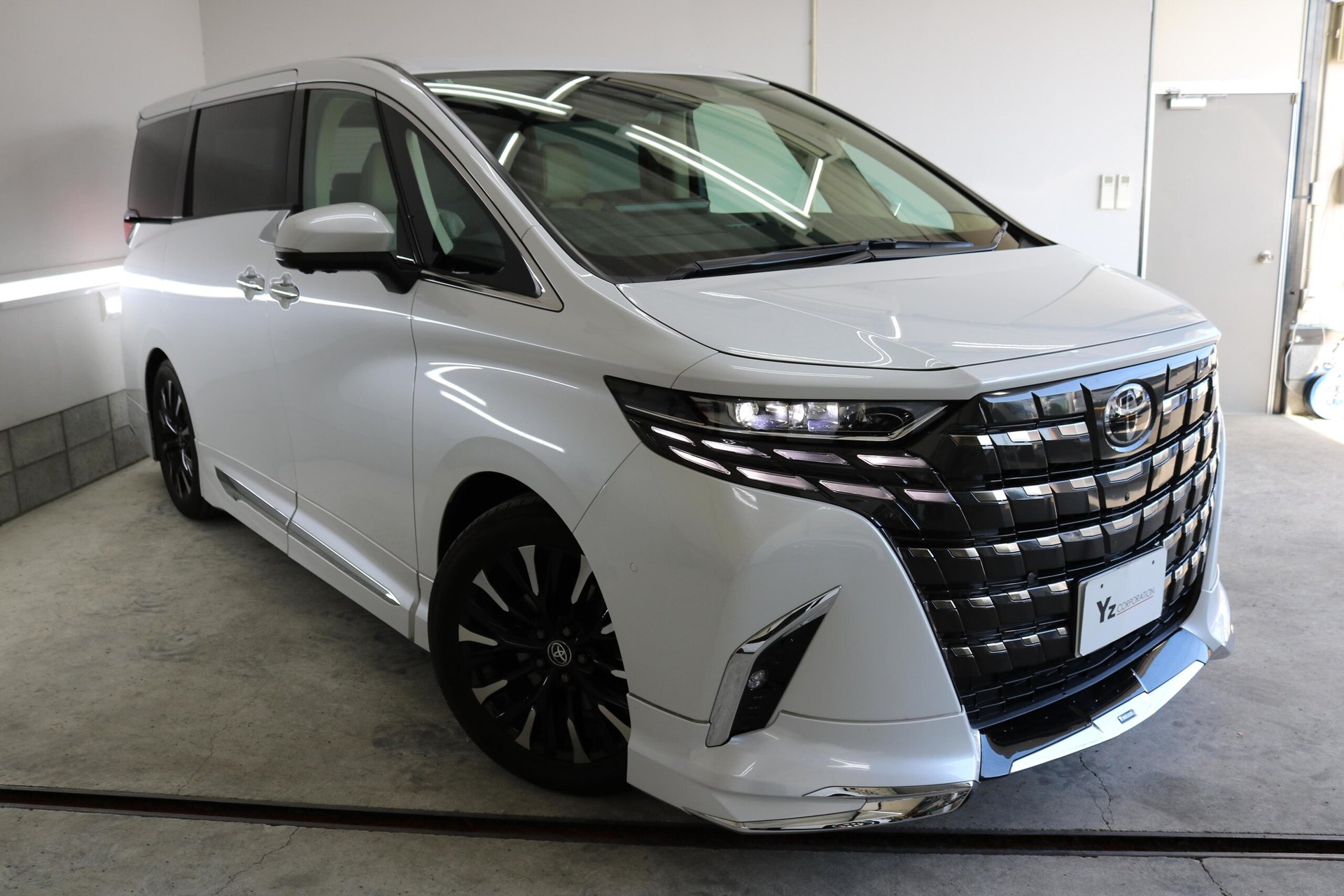 TOYOTA ALPHARD - View 1
