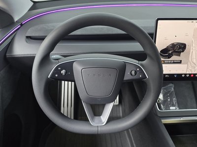 2025 Tesla MODEL Y — миниатюра 18