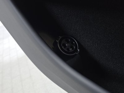 2025 Tesla MODEL Y — миниатюра 32