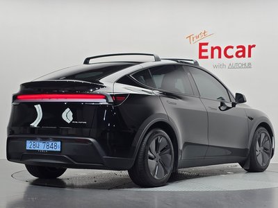 2025 Tesla MODEL Y — фото 4
