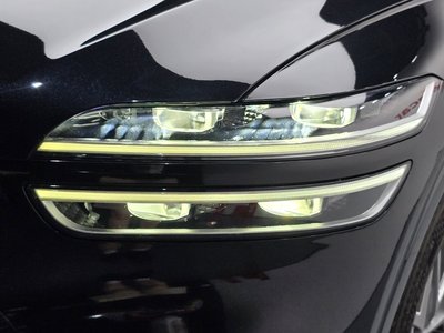 صورة 9 لـ 2021 Genesis GV70