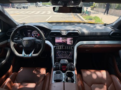 صورة 6 لـ 2019 Lamborghini URUS