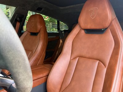 صورة 4 لـ 2019 Lamborghini URUS