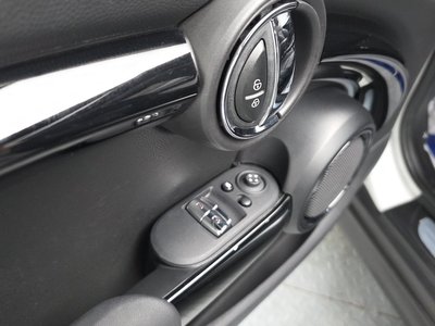 2023 MINI COOPER thumbnail 30