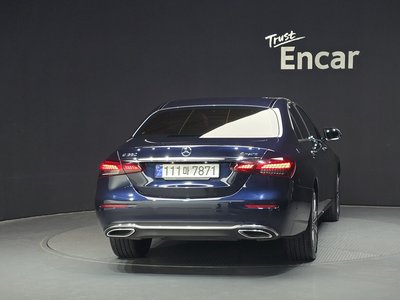 MERCEDES-BENZ E-CLASS - 4