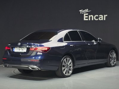 MERCEDES-BENZ E-CLASS - 3