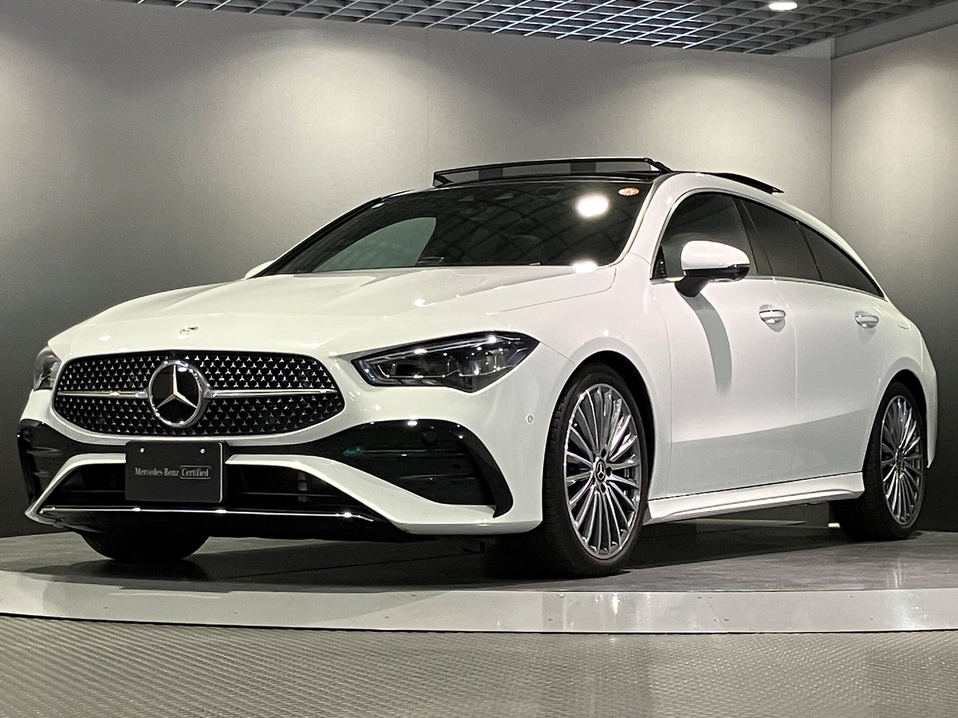 MERCEDES-BENZ CLA SHOOTING BRAKE - View 1