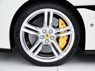 2020 Ferrari PORTOFINO — миниатюра 18