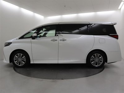 2025 Toyota ALPHARD — фото 9