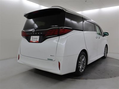 2025 Toyota ALPHARD — фото 10