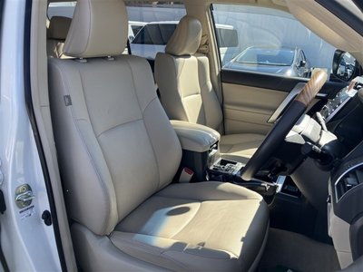 TOYOTA LAND CRUISER PRADO - 7
