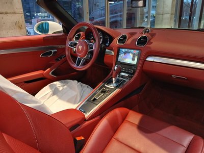 PORSCHE 718 BOXSTER - 10