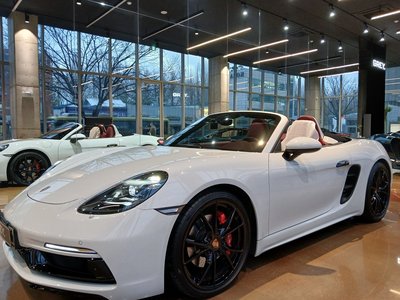 PORSCHE 718 BOXSTER - 4