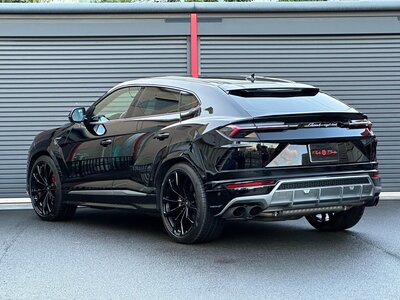 LAMBORGHINI URUS - 7