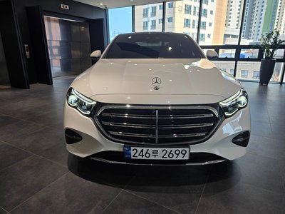 MERCEDES-BENZ E-CLASS - 2