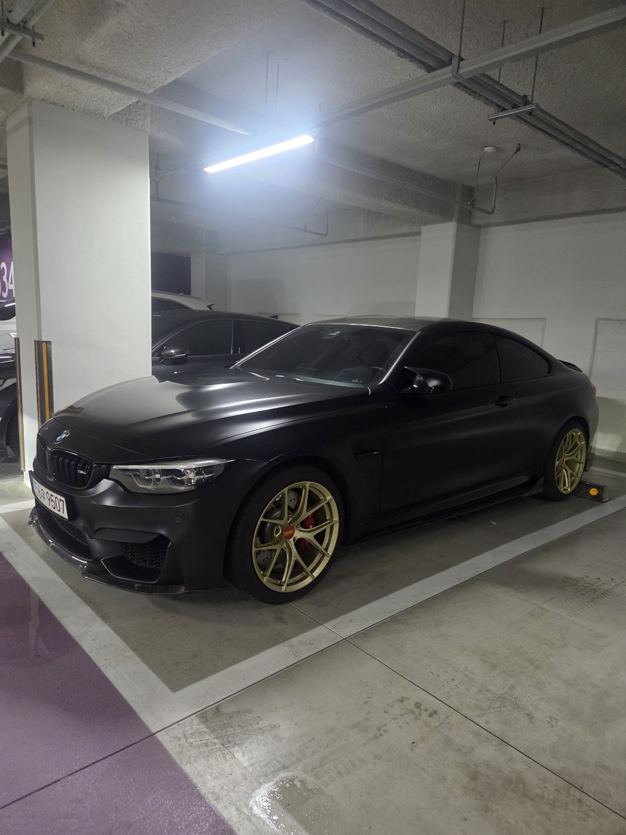 BMW M4 - View 1