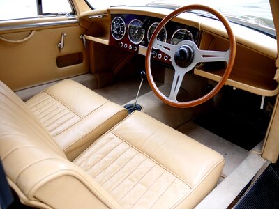 ASTON MARTIN DB2/4 - 8