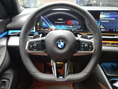 صورة مصغرة 19 لـ 2026 BMW 5 SERIES