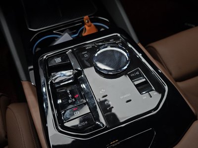 صورة مصغرة 12 لـ 2026 BMW 5 SERIES