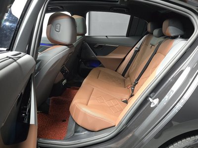 صورة مصغرة 18 لـ 2026 BMW 5 SERIES