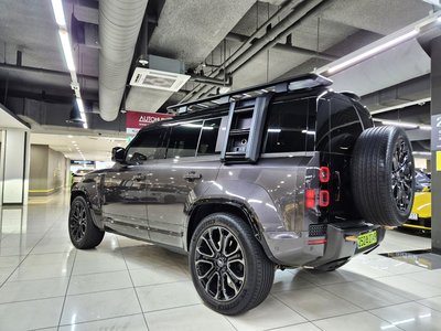LAND ROVER DEFENDER - 6