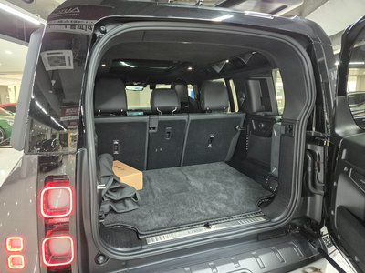 LAND ROVER DEFENDER - 4